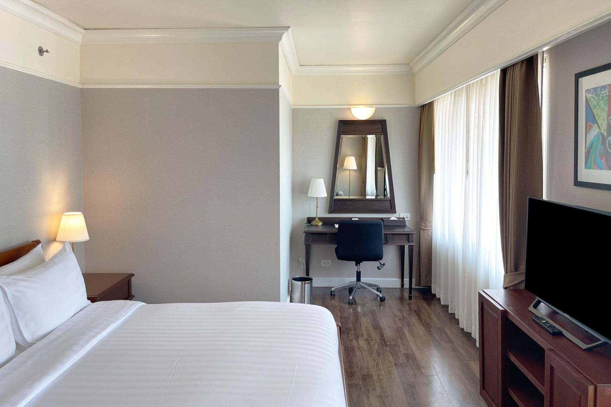 Le Siam Hotel Silom Bangkok By Pcl Bagian luar foto
