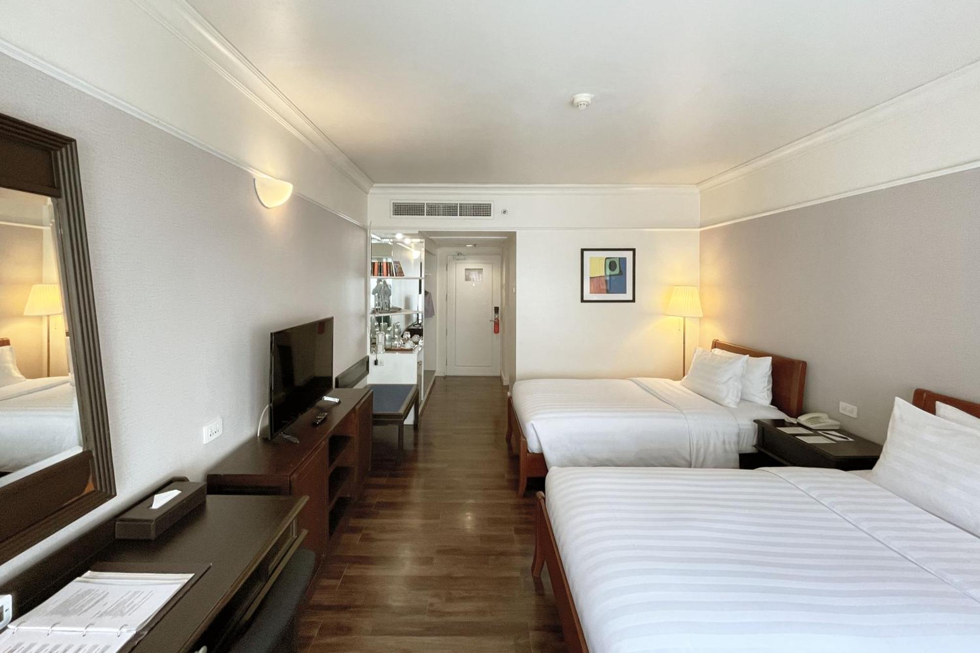 Le Siam Hotel Silom Bangkok By Pcl Bagian luar foto